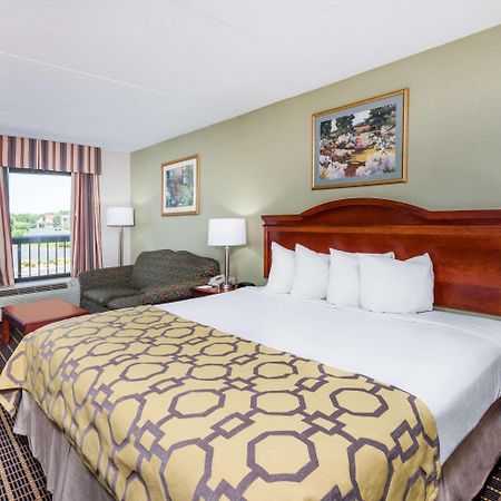 Baymont By Wyndham Clarksville Northeast Exterior foto