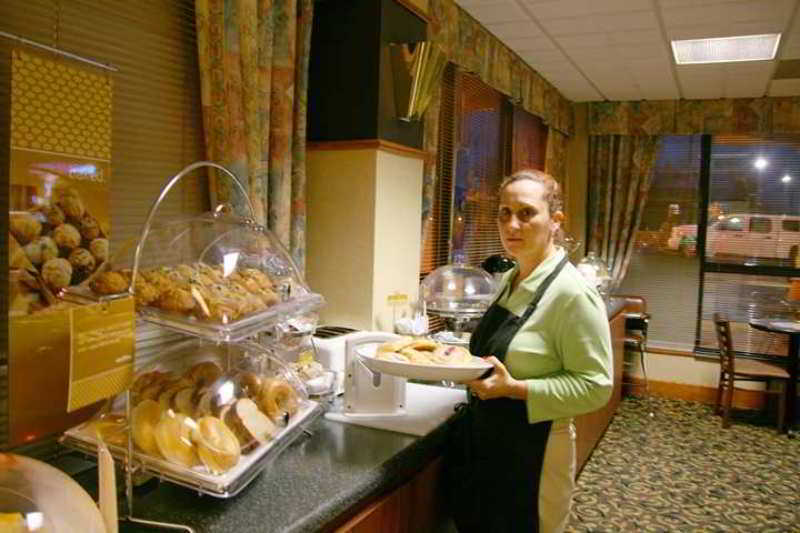 Baymont By Wyndham Clarksville Northeast Restaurant foto